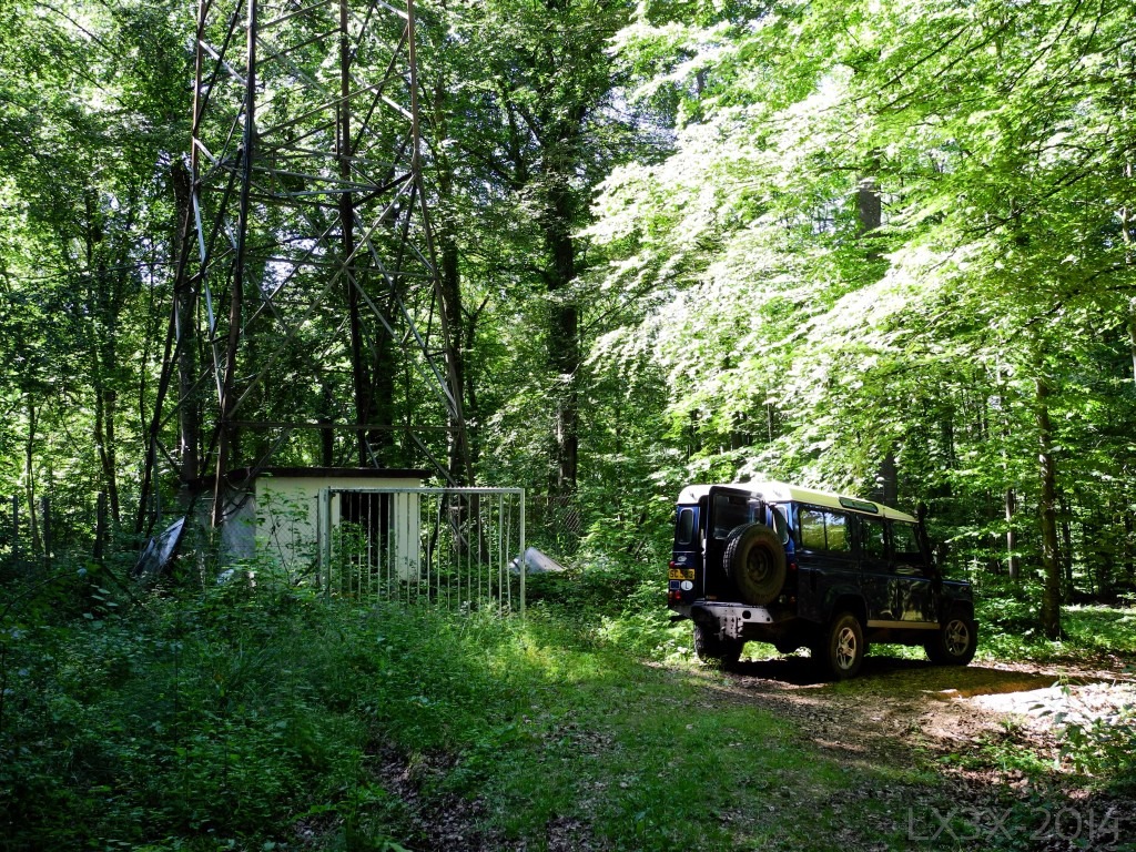 Landrover Defender 110 at the ADRAD Kayldall repeatersite